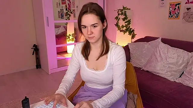 Snapshot of LindaRobertz chatting on 03-07-25, 12:12 LindaRobertz online show from 03-07-25, 12:12