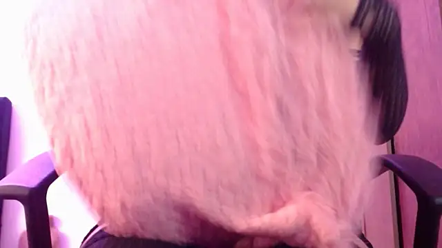 Snapshot of Miia-fox chatting on 02-14-25, 12:25 Miia-fox online show from 02-14-25, 12:25