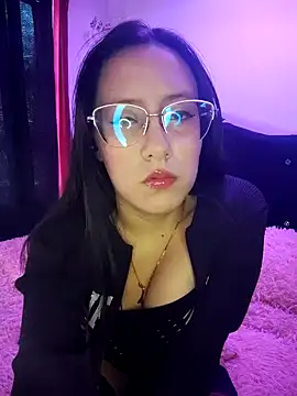 Snapshot of Miia-fox chatting on 10-15-25, 03:31 Miia-fox online show from 10-15-25, 03:31