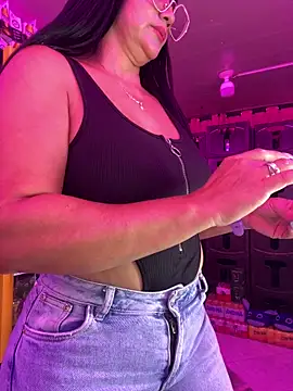 Hot beauty   online show from 04-19-26, 03:29