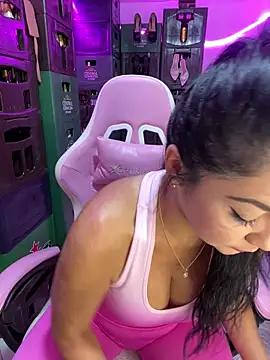 Snapshot of Hot_beauty__ chatting on 09-12-25, 03:06 Hot beauty online show from 09-12-25, 03:06