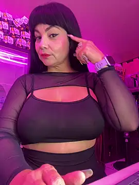 Hot beauty   online show from 04-16-26, 02:45