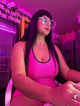 Hot beauty   online show from 04-14-26, 05:23