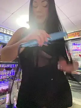 Snapshot of Hot_beauty__ chatting on 02-10-26, 02:21 Hot beauty online show from 02-10-26, 02:21