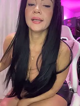 Snapshot of Hot_beauty__ chatting on 10-19-25, 04:59 Hot beauty online show from 10-19-25, 04:59