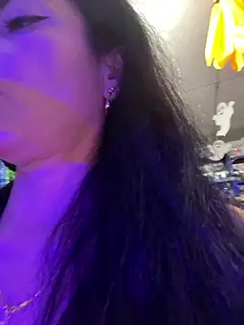 Snapshot of Hot_beauty__ chatting on 10-18-25, 03:52 Hot beauty online show from 10-18-25, 03:52