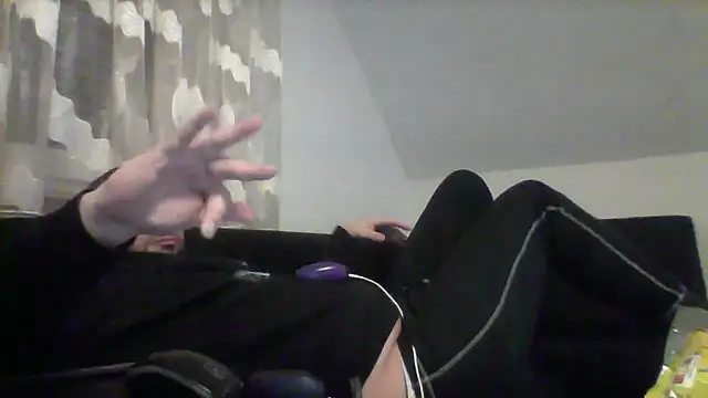 Snapshot of NewyorkDimi chatting on 03-18-25, 02:51 NewyorkDimi online show from 03-18-25, 02:51