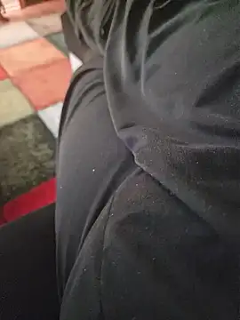 Snapshot of Warumnicht1980 chatting on 11-08-25, 05:22 Warumnicht1980 online show from 11-08-25, 05:22