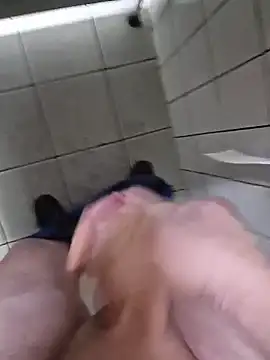 Snapshot of Warumnicht1980 chatting on 11-15-25, 01:20 Warumnicht1980 online show from 11-15-25, 01:20