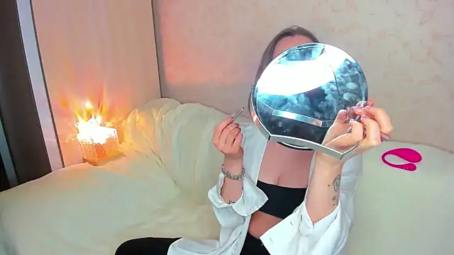 MelodyOfLovee online show from 12-17-25, 07:30