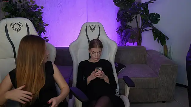 Snapshot of Stacy054 chatting on 11-11-25, 09:37 Stacy054 online show from 11-11-25, 09:37