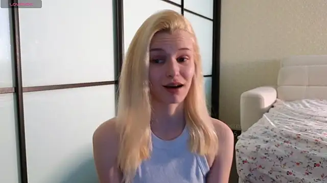 Snapshot of elsa_limerence chatting on 03-04-25, 11:29 elsa limerence online show from 03-04-25, 11:29