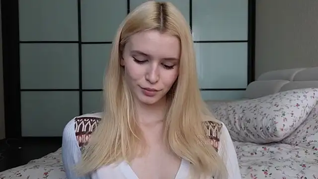 Snapshot of elsa_limerence chatting on 10-04-25, 11:01 elsa limerence online show from 10-04-25, 11:01