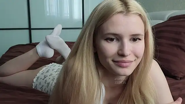Snapshot of elsa_limerence chatting on 09-22-25, 12:55 elsa limerence online show from 09-22-25, 12:55