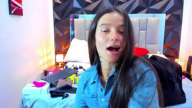 valentinasu1 online show from 10-10-25, 03:24