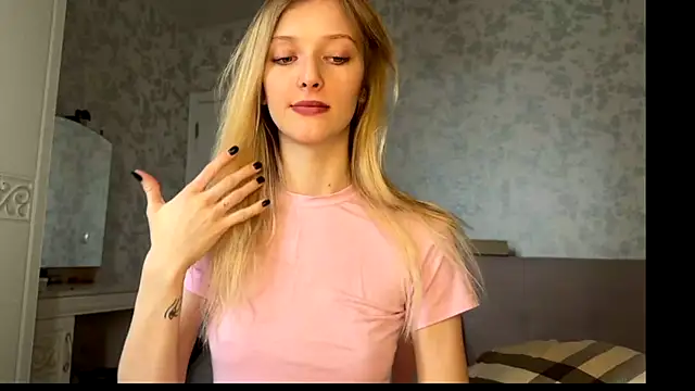 Evvie Summn1 online show from 10-24-25, 07:40