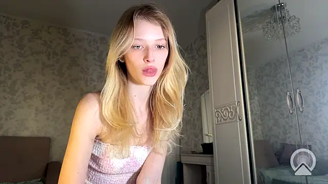 Snapshot of Evvie_Summn1 chatting on 09-08-25, 03:00 Evvie Summn1 online show from 09-08-25, 03:00