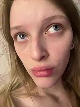 Evvie Summn1 online show from 04-20-26, 02:29