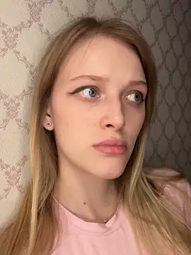 Evvie Summn1 online show from 04-07-26, 04:20