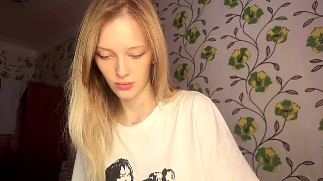 Evvie Summn1 online show from 05-07-26, 06:06