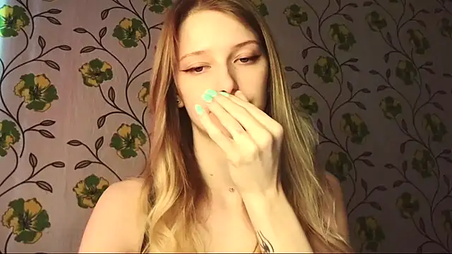 Evvie Summn1 online show from 05-12-26, 02:23