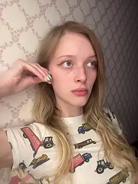 Evvie Summn1 online show from 04-19-26, 02:40