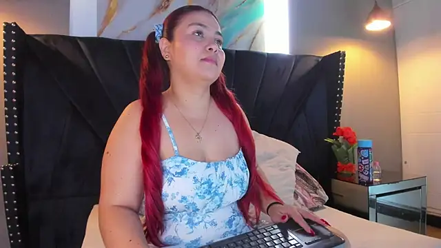 MAHIASMITH13 online show from 01-15-26, 01:25