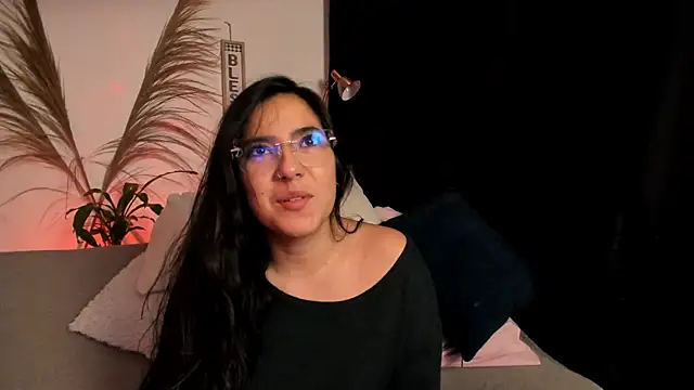 Snapshot of Serenity_Day chatting on 09-20-25, 12:15 Serenity Day online show from 09-20-25, 12:15