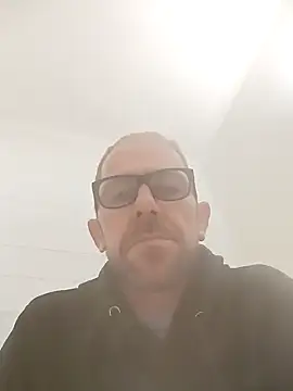 Snapshot of jonyfree1978 chatting on 01-12-25, 09:29 jonyfree1978 online show from 01-12-25, 09:29