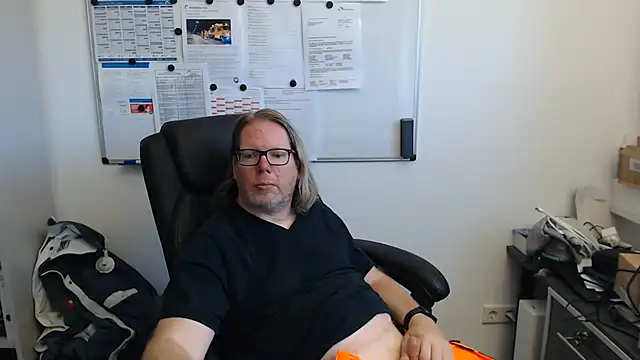 Snapshot of VSteph chatting on 08-03-26, 03:18 VSteph online show from 08-03-26, 03:18