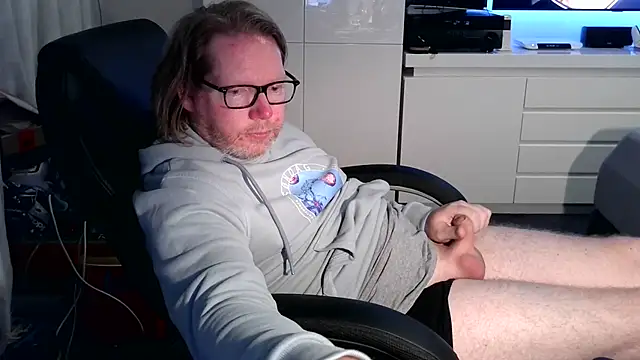 VSteph online show from 10-04-25, 01:07