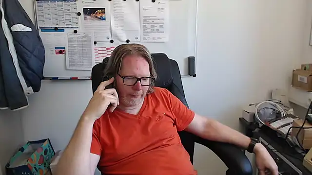 Snapshot of VSteph chatting on 06-19-26, 01:28 VSteph online show from 06-19-26, 01:28