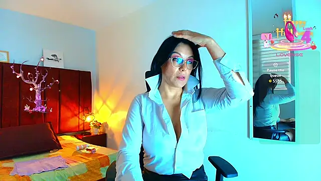 Zuzana21 online show from 10-21-25, 12:37