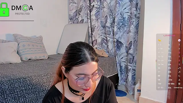 Snapshot of kathryn07 chatting on 06-30-26, 02:33 kathryn07 online show from 06-30-26, 02:33
