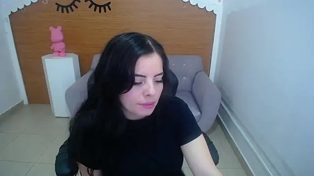 Chinatsu t online show from 11-26-25, 12:49