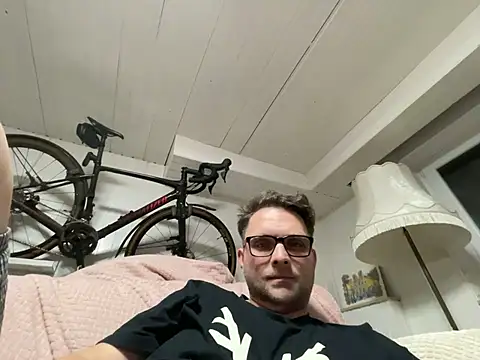 Snapshot of Perry_devot chatting on 01-21-25, 09:57 Perry devot online show from 01-21-25, 09:57