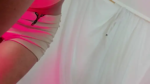 Itsme Daniela online show from 10-21-25, 03:22