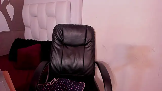 ssofia 25 online show from 10-27-25, 03:07