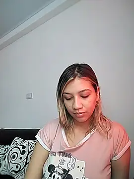 Snapshot of nina_carther chatting on 03-19-25, 01:29 nina carther online show from 03-19-25, 01:29