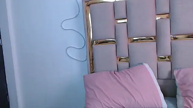Snapshot of nina_carther chatting on 10-11-25, 12:39 nina carther online show from 10-11-25, 12:39