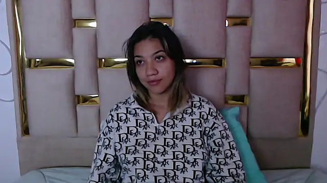 Snapshot of nina_carther chatting on 10-12-25, 11:11 nina carther online show from 10-12-25, 11:11