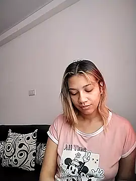 Snapshot of nina_carther chatting on 03-13-25, 12:24 nina carther online show from 03-13-25, 12:24