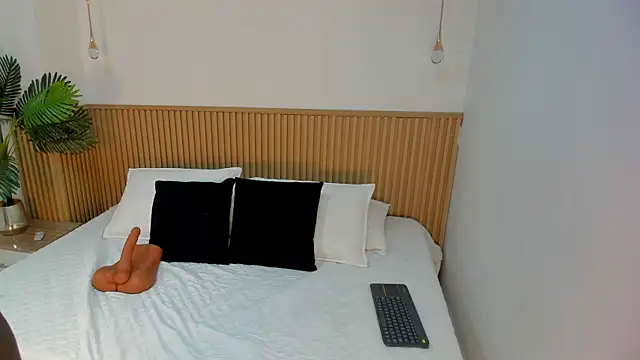 Jasmin evano29 online show from 06-05-26, 05:18