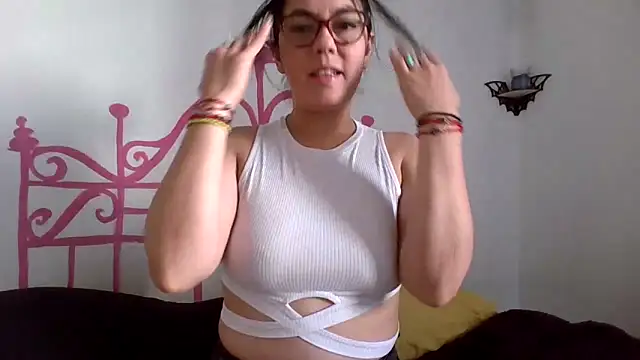 Tiramisu89 online show from 10-19-25, 08:11