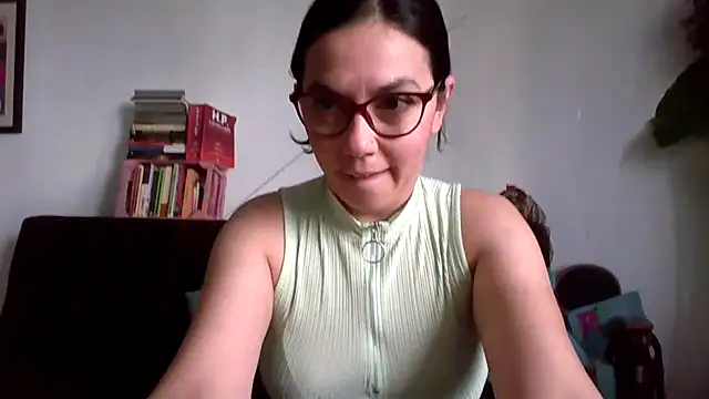 Tiramisu89 online show from 10-17-25, 08:32