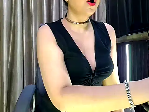 Snapshot of fabdemira chatting on 10-17-25, 06:10 fabdemira online show from 10-17-25, 06:10