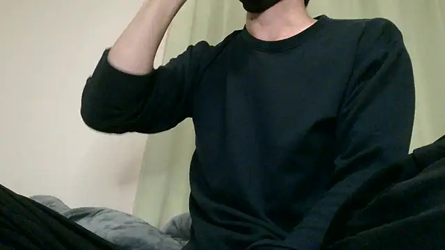 Snapshot of UKI06 chatting on 12-27-24, 12:12 UKI06 online show from 12-27-24, 12:12