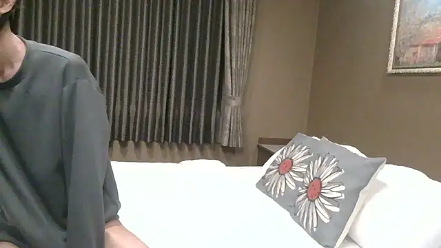 Snapshot of UKI06 chatting on 03-18-25, 09:01 UKI06 online show from 03-18-25, 09:01