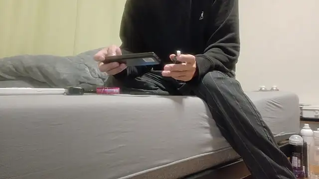 Snapshot of UKI06 chatting on 11-22-25, 12:26 UKI06 online show from 11-22-25, 12:26