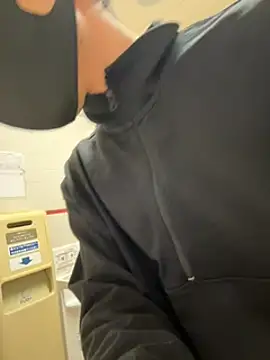 Snapshot of UKI06 chatting on 01-14-25, 07:59 UKI06 online show from 01-14-25, 07:59